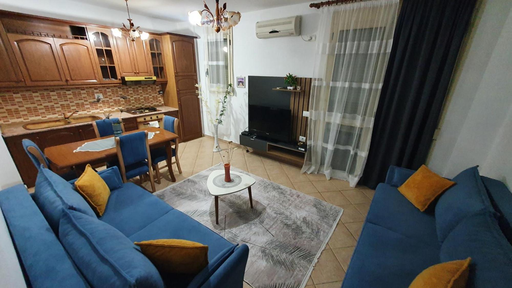 Apartment Me Qera Lungomare Vlore Medem1 Buitenkant foto