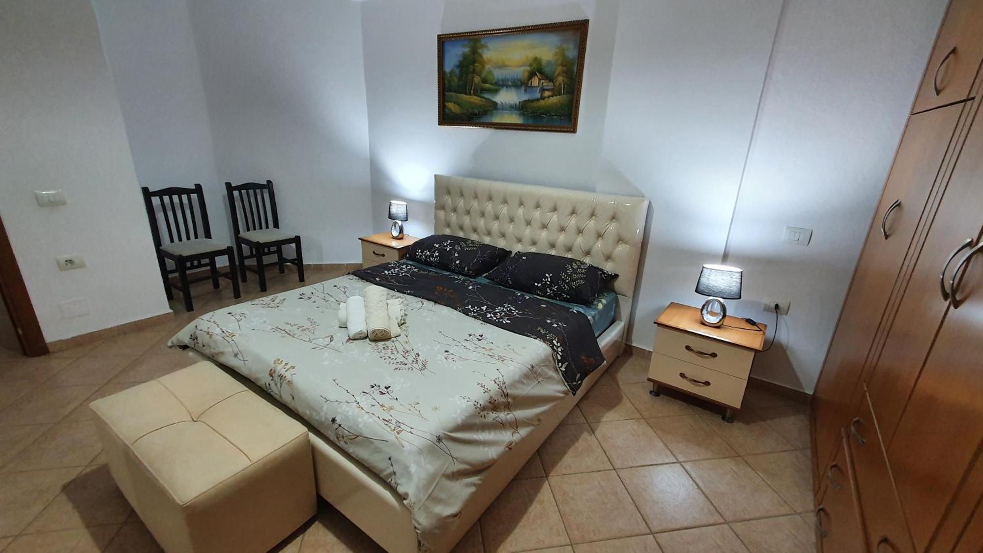 Apartment Me Qera Lungomare Vlore Medem1 Buitenkant foto