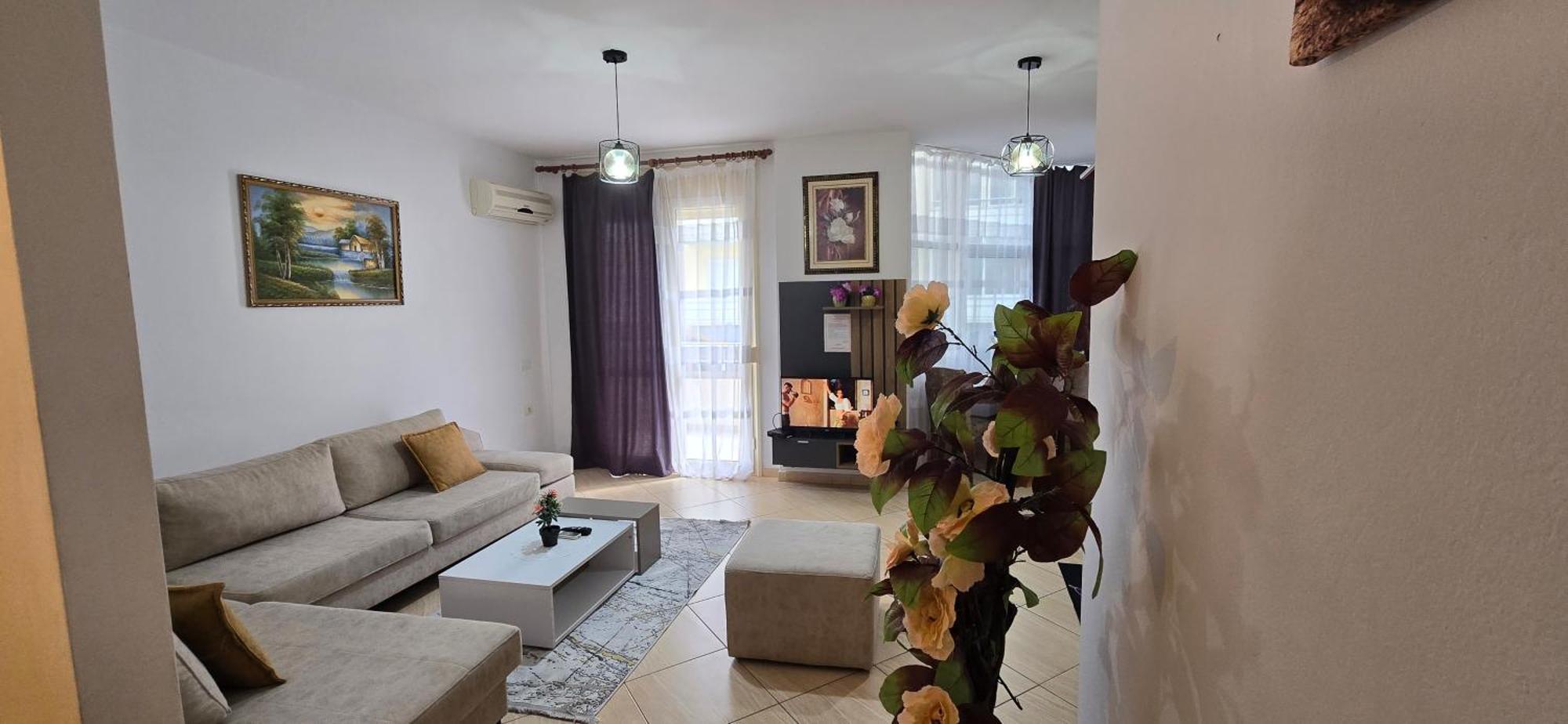 Apartment Me Qera Lungomare Vlore Medem1 Buitenkant foto