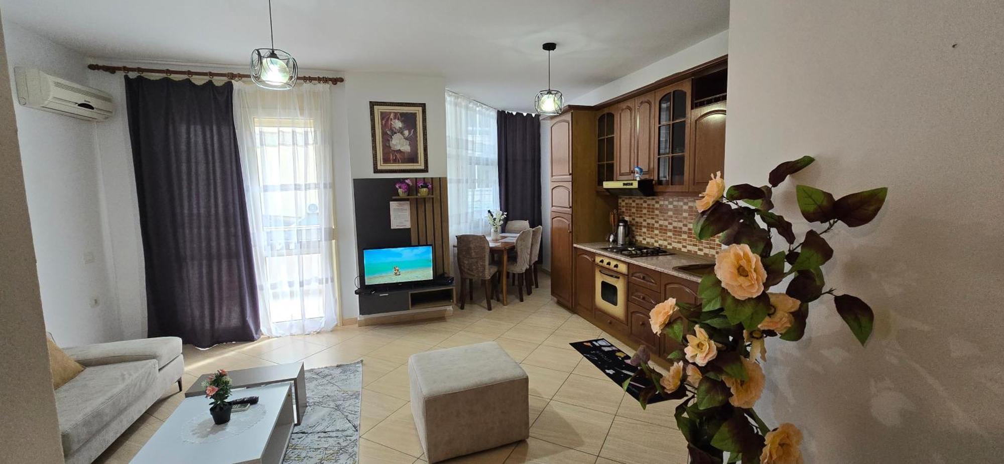 Apartment Me Qera Lungomare Vlore Medem1 Buitenkant foto