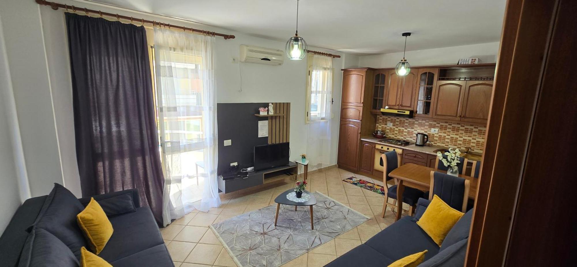 Apartment Me Qera Lungomare Vlore Medem1 Buitenkant foto
